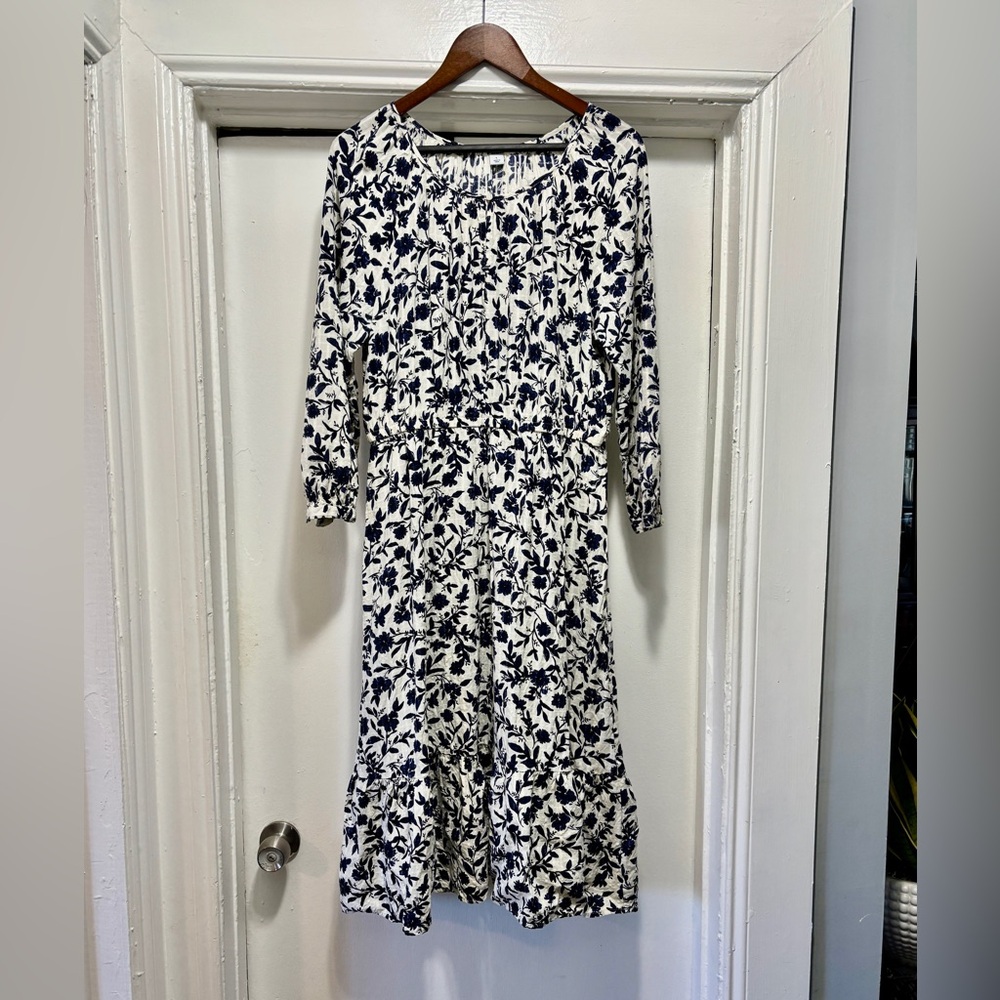 🌺 Old Navy Blue and White Floral Print Midi Dress size L
